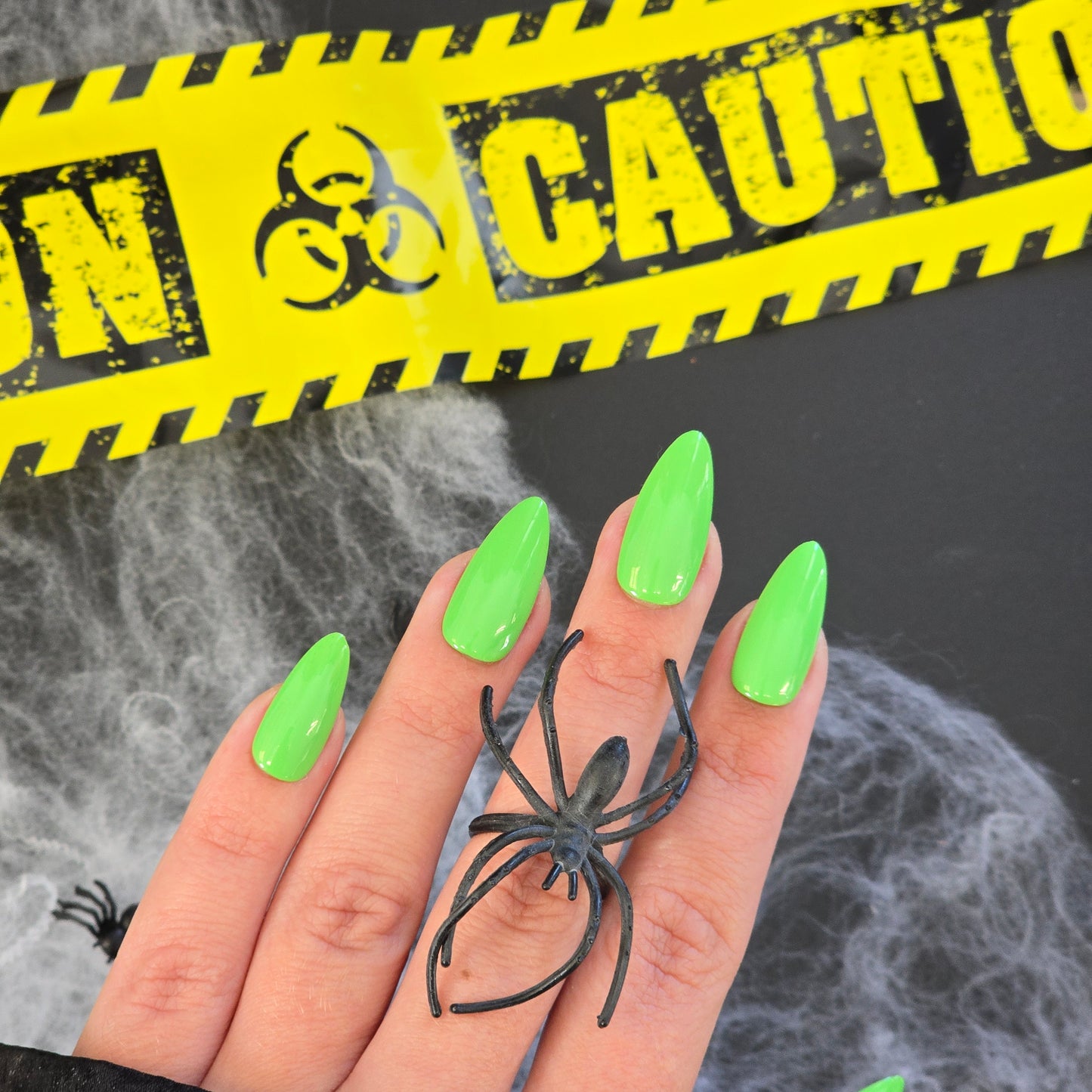 “Gel It Up" Gel Polish - Creeping it Green